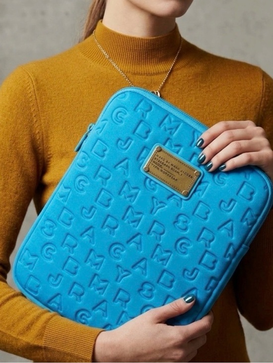 Marc Jacobs Accessories - 🆕 Marc by Marc Jacobs Accessory Sleeve